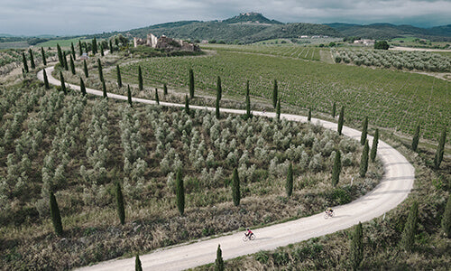 SAMAYA-x-STEFANO-LENTATI-TUSCANY-TRAIL-AVEC-UNE-TENTE-DE-655-GRAMMES Samaya