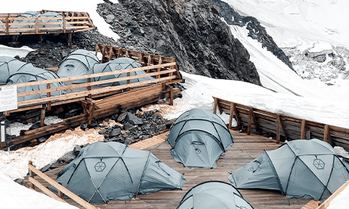 SAMAYA-X-REFUGE-DE-TÊTE-ROUSSE-INSTALLATION-DE-BANCS-D-ESSAI-À-PLUS-DE-3000-MÈTRES-D-ALTITUDE Samaya